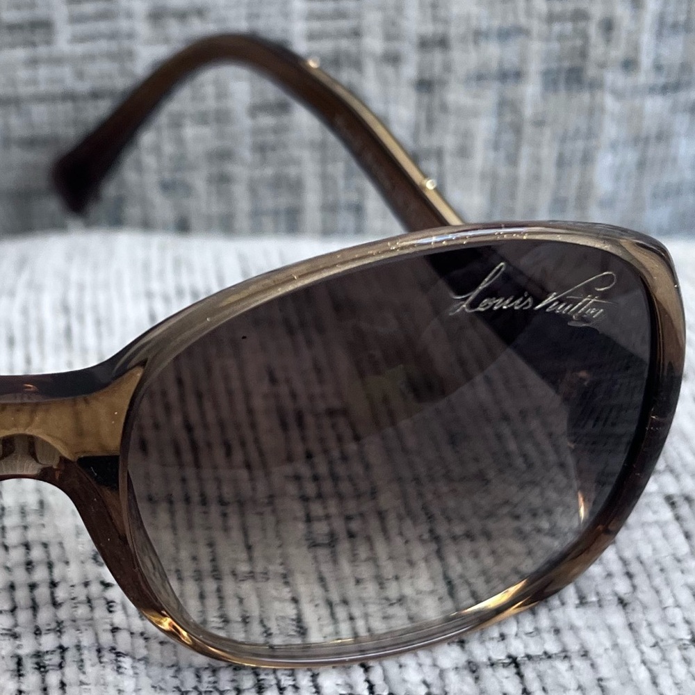 Like new Authentic LOUIS VUITTON Brown Speckling Acetate Frame Gina Sunglasses